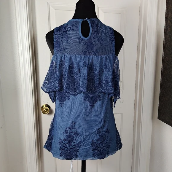 Francesca's Mi ami Sleeveless Cold Shoulder Frilly Lacy Indigo Top Medium - Picture 3 of 11